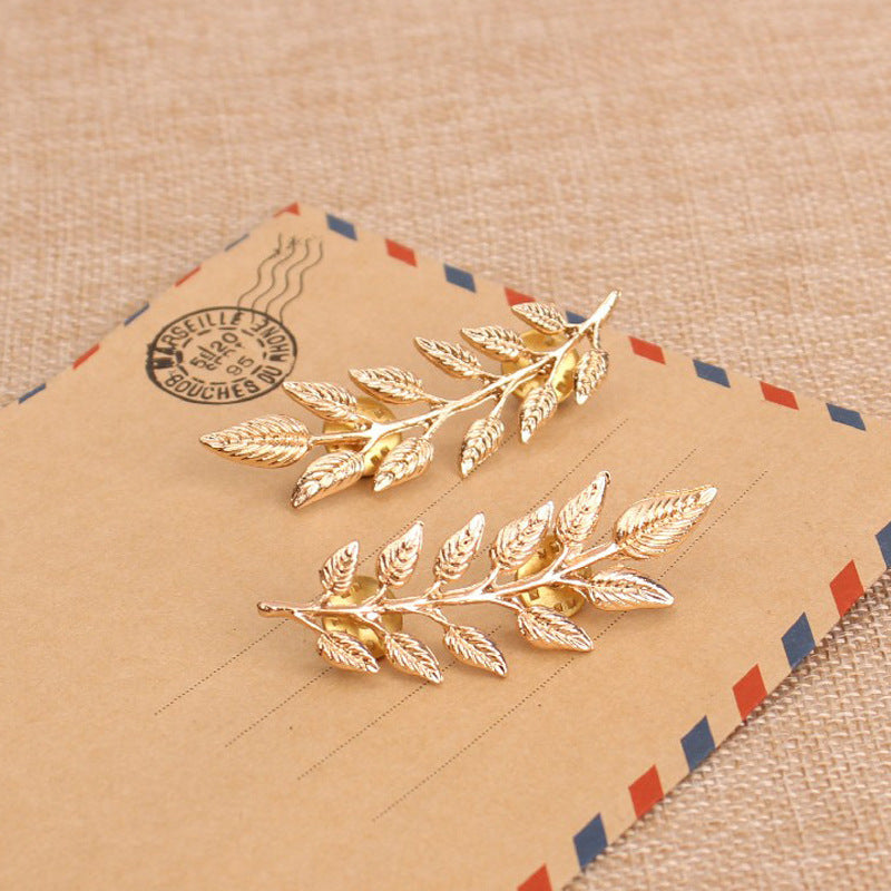Leaf-Shaped Elegance Shirt Collar Pin
