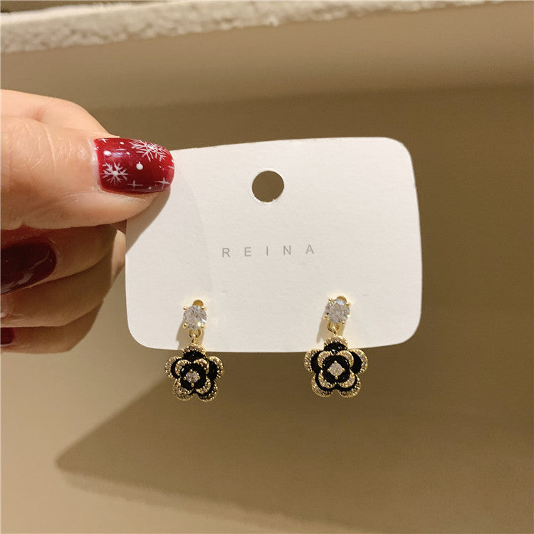 Dongdaemun Heart-shaped Stud Earrings