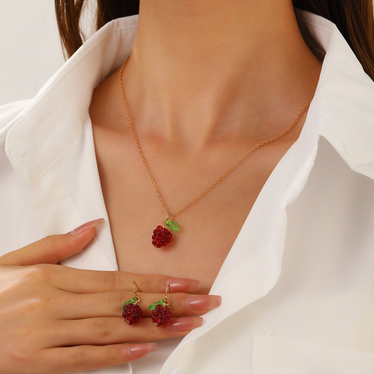 Retro Raspberry Raspberry Earrings And Necklace Set