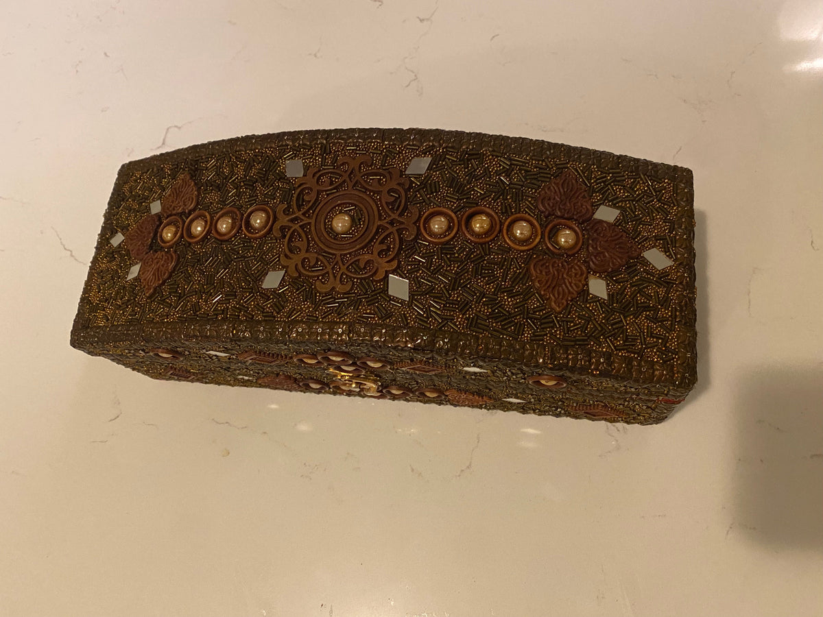 VINTAGE HANDMADE CLASSIC JEWELRY CHEST