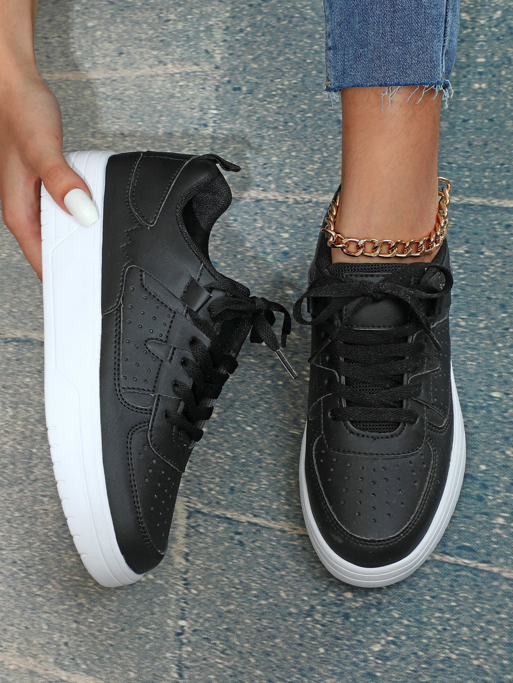 European Fashion Platform Couple's Board Shoes