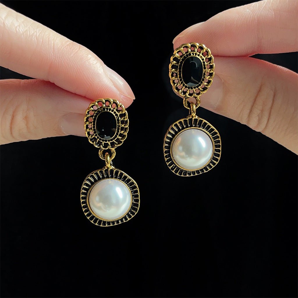 Medieval Black Gold Distressed Pearl Earrings(MAC199)