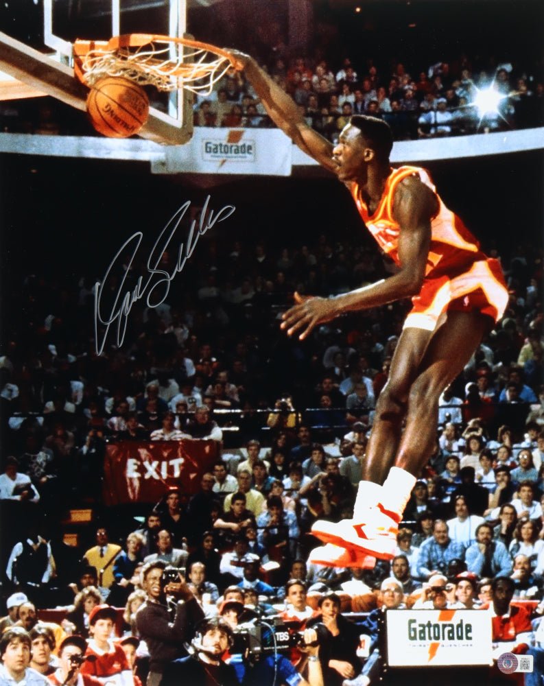 Dominique Wilkins Signed Hawks 16x20 Photo (Beckett)