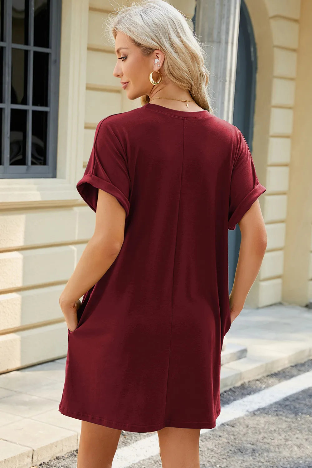 Solid color round neck pocket loose short sleeved dress